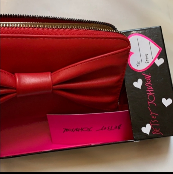Betsey Johnson Red Bow Wallet. NWT - Picture 6 of 7